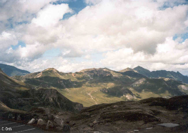 Blick auf die Edelweisspitze vom Ausgang des Hochtors